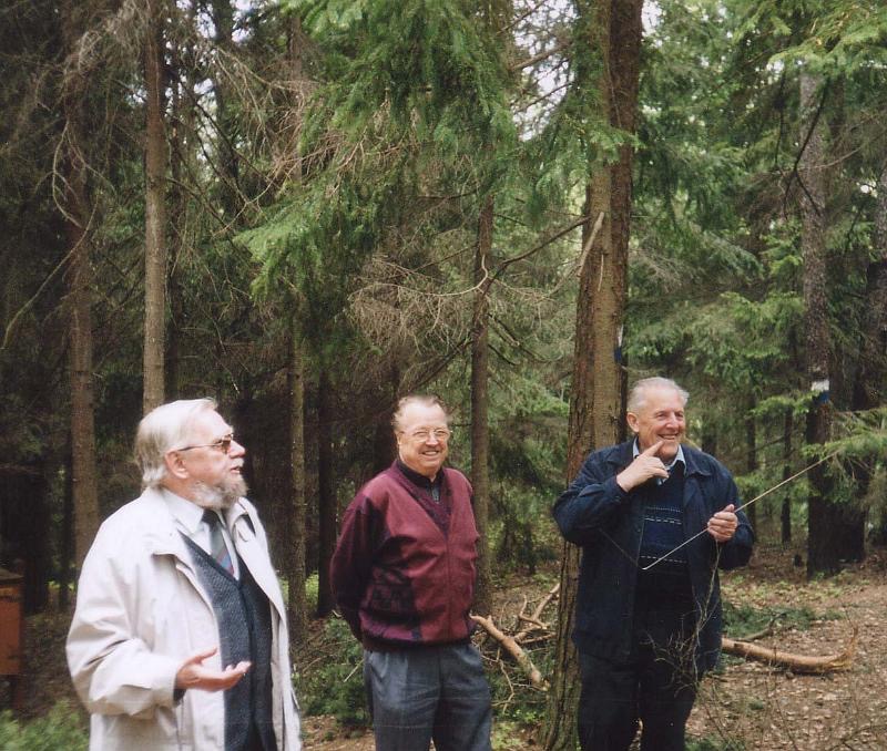 2004g.jpg